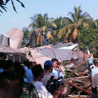Un avion de l'armée indonésienne s'écrase à Jakarta